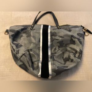 Kempton & Co. Devon Holdall Camoflauge satchel handbag